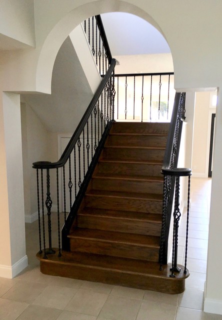 Arch Over Staircase Clásico Renovado Escalera Tampa De Potthast Design Llc Houzz 7789