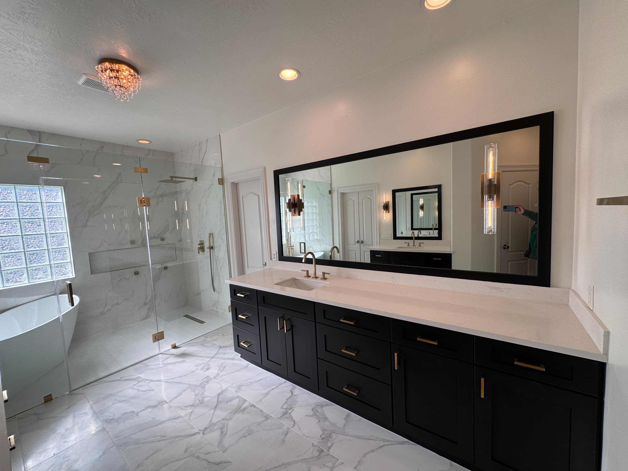 Contemporary Master Bathroom in Katy