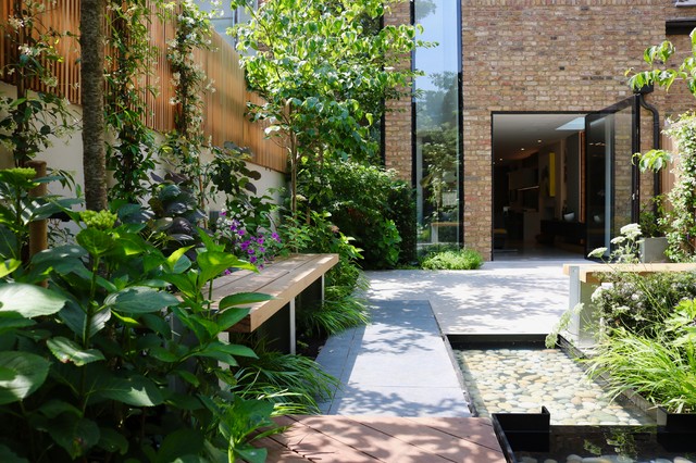 Garden Tour: An Overlooked Space Becomes a Private Haven | Houzz UK