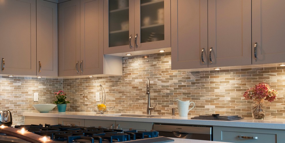 Inspiration for a transitional kitchen remodel in Phoenix