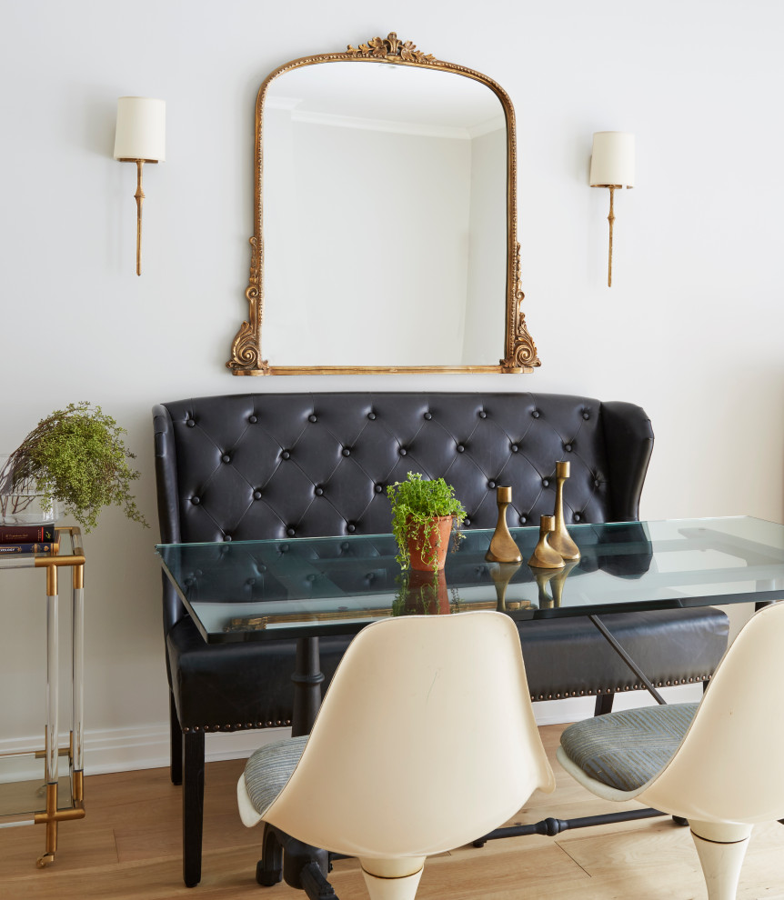 Example of a transitional dining room design in Chicago