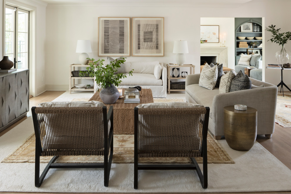 Transitional living room photo in Orlando