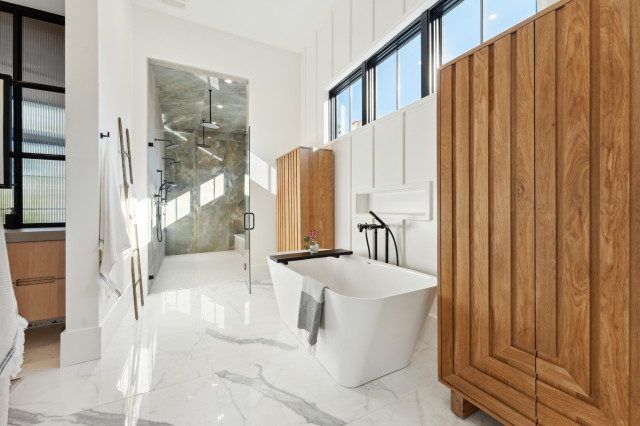 Transitional Gem klassisch-modern-badezimmer