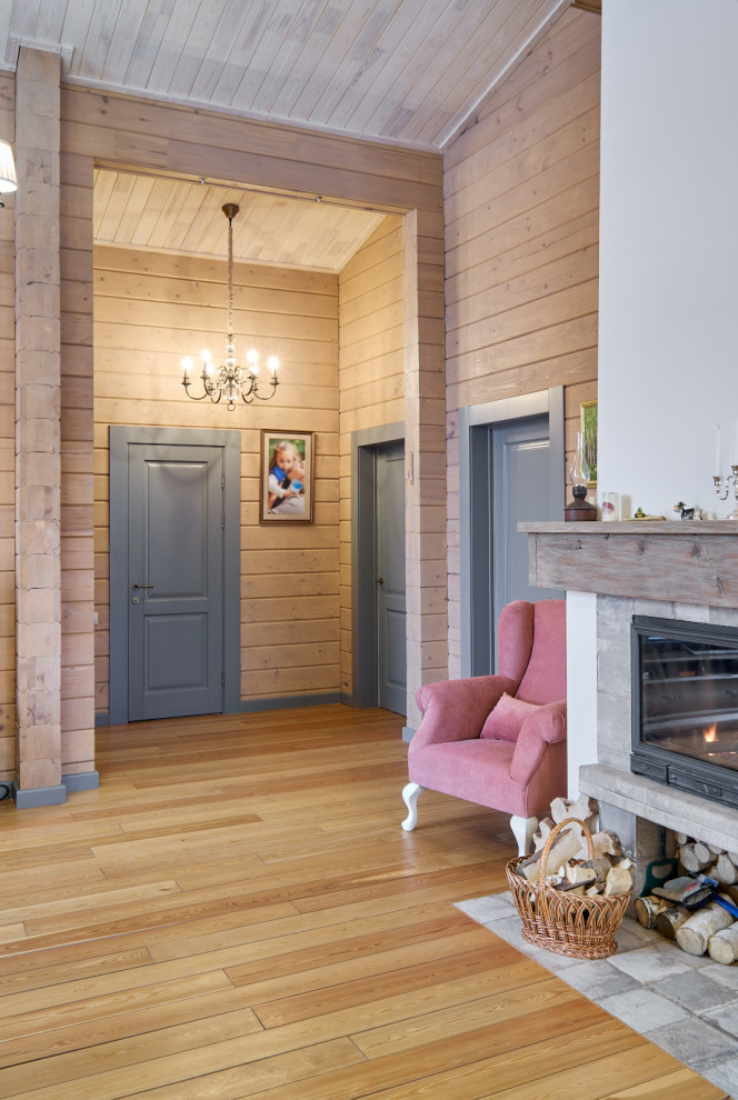 Серые двери в доме из бруса