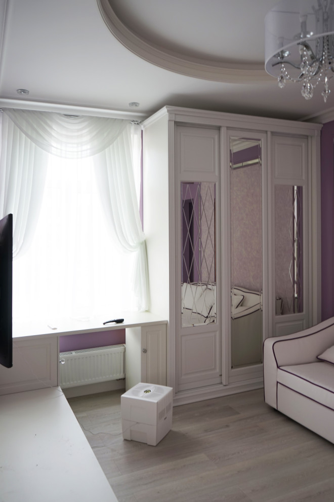 Фото готового интерьера. Второй этаж загородного дома, пространство спален в дом