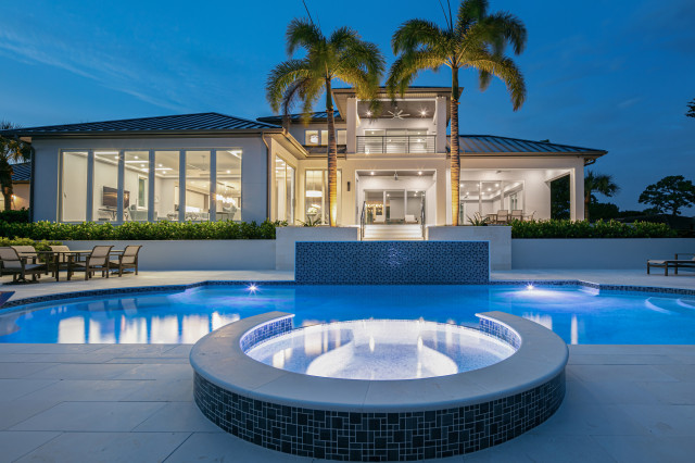 Bayfront Beauty modern-pools