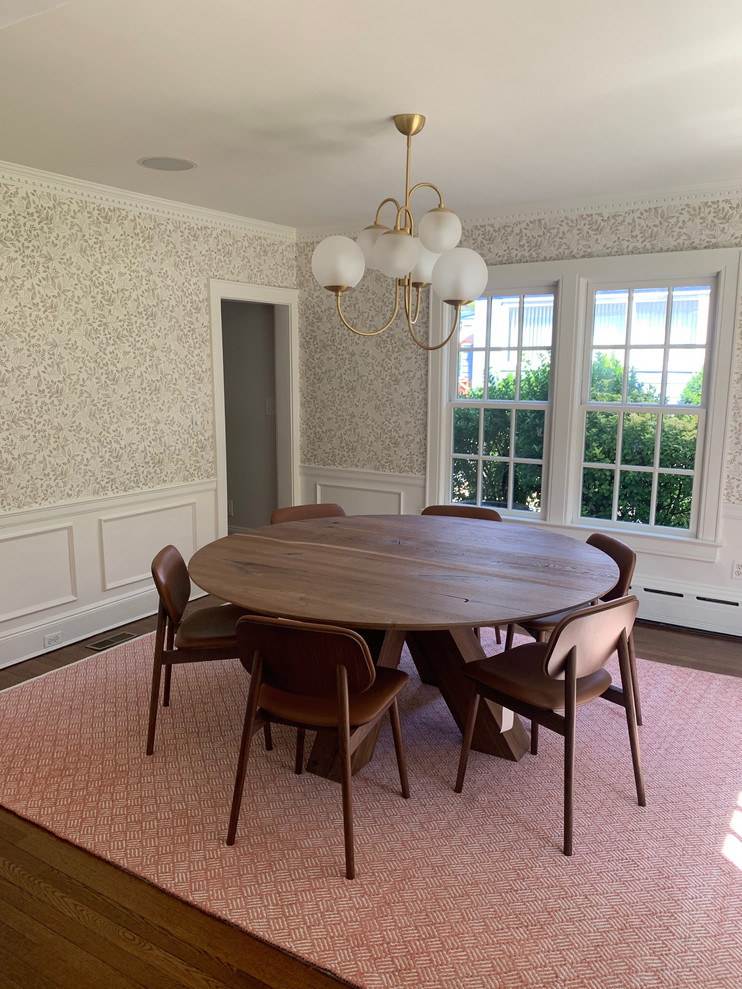 Inspiration for a transitional dining room remodel in New York