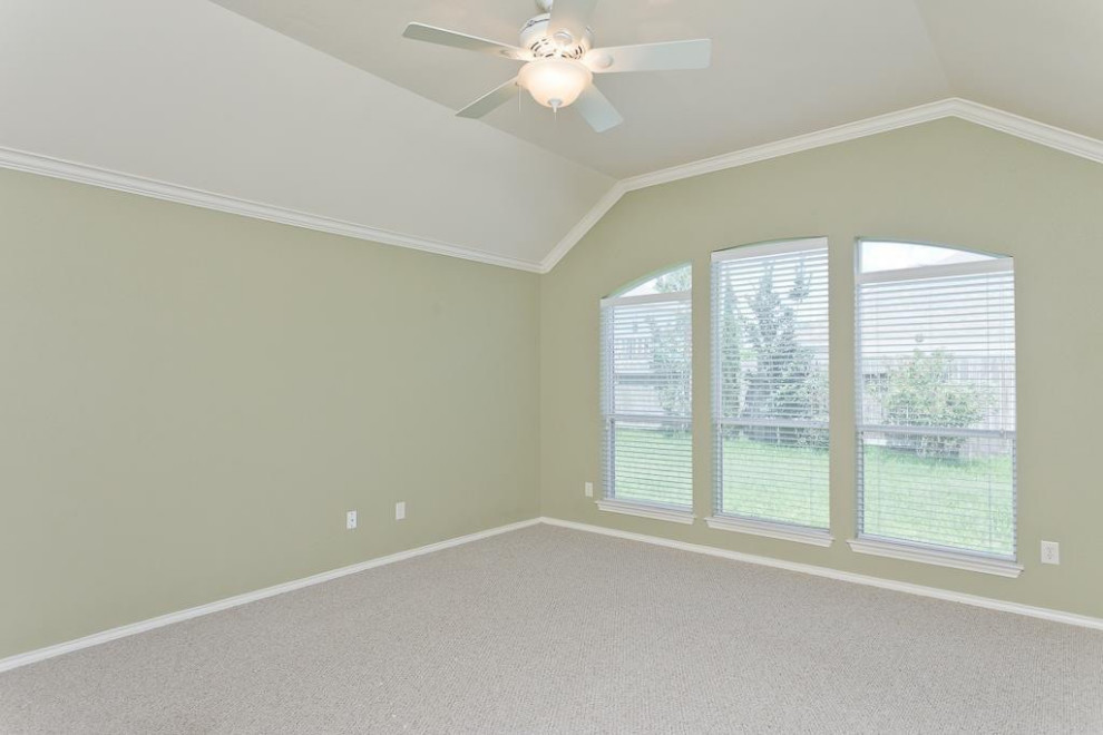 Should I remove crown molding and/or paint ceiling and walls to match?