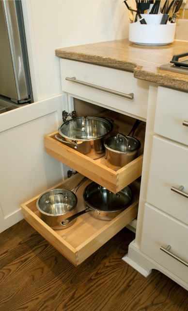 Pull-out Storage Cabinet - Pull-out Spice Rack Shelves - CliqStudios