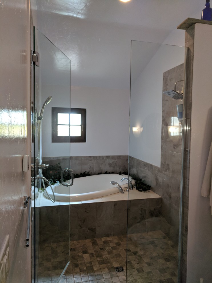 Transitional home design photo in Denver