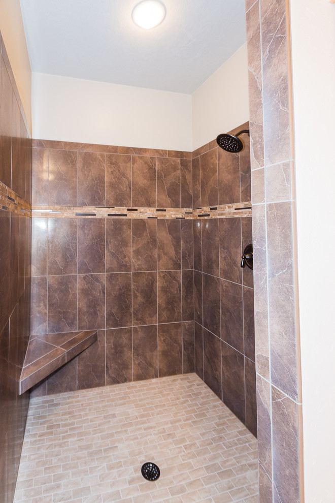 Mid-sized arts and crafts bathroom in Other with a curbless shower and porcelain floors.