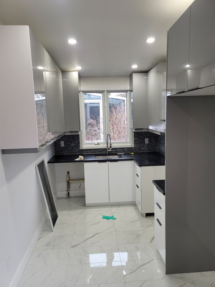 HIGH GLOSS KITCHEN