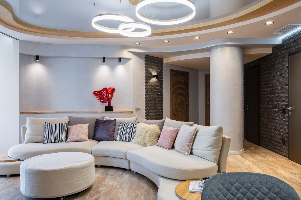 Разные полюса.