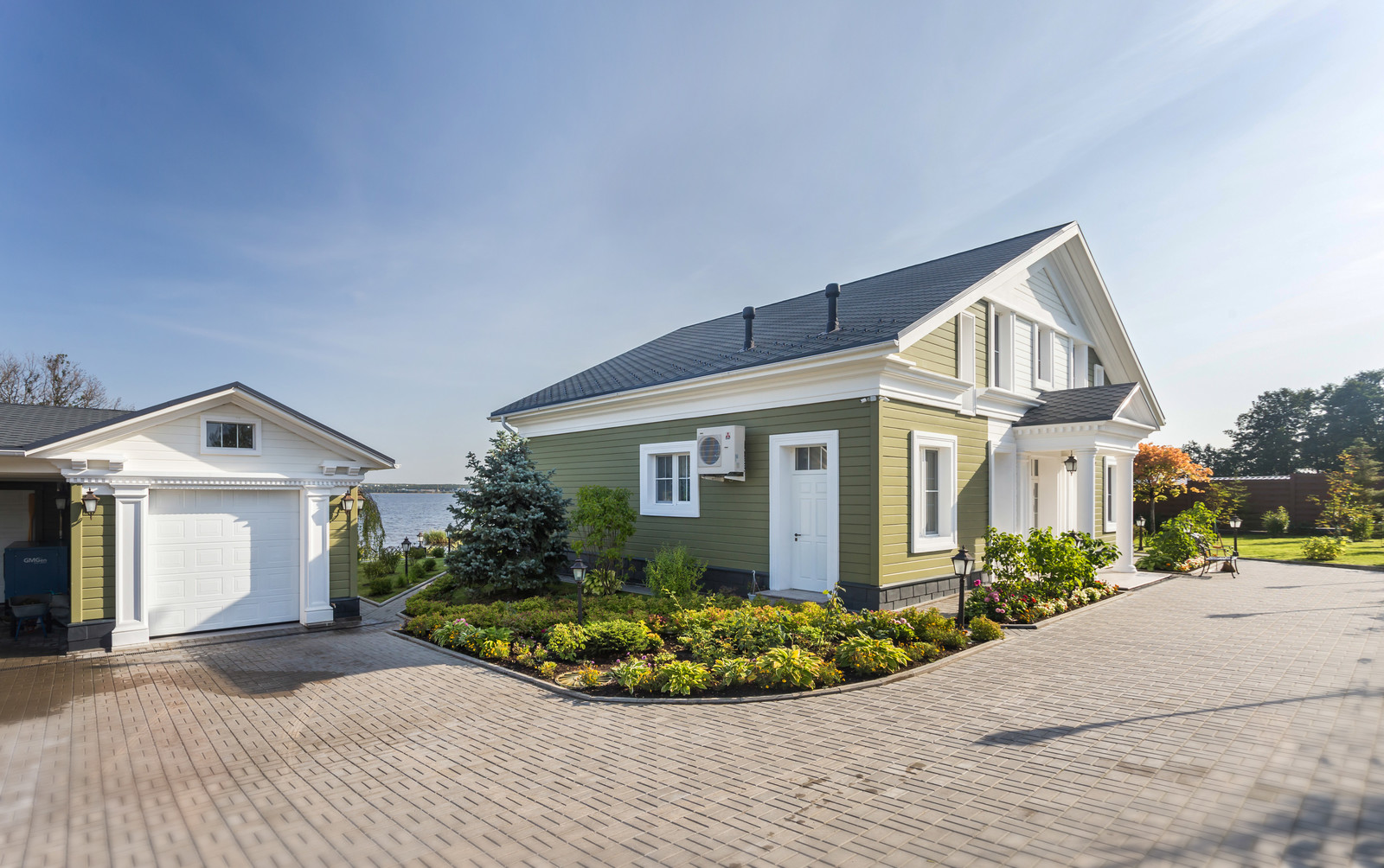 Коттедж у моря