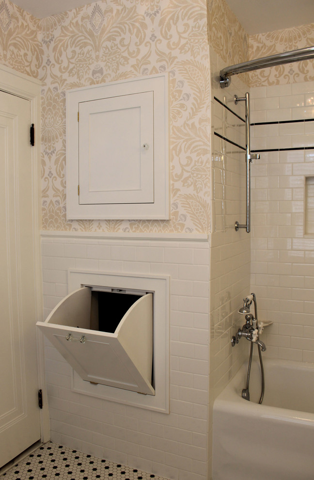Classic 1920 S Black And White Bathroon Traditional Bathroom