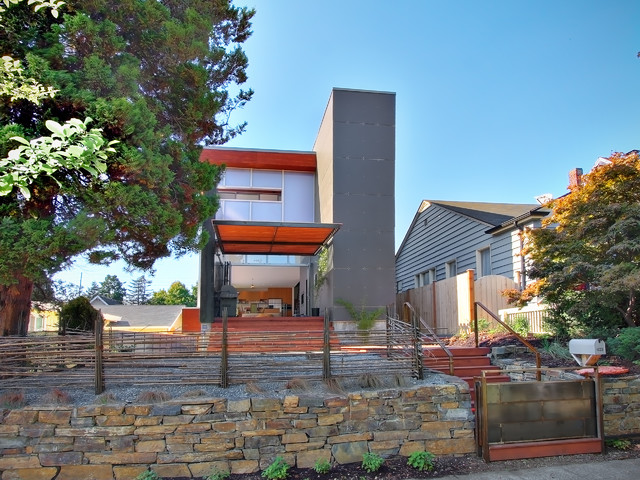 PC - 1 contemporary-house-exterior