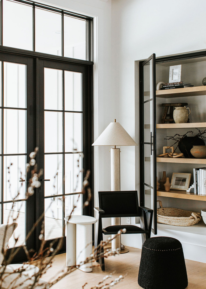 Example of a transitional home design design in Phoenix