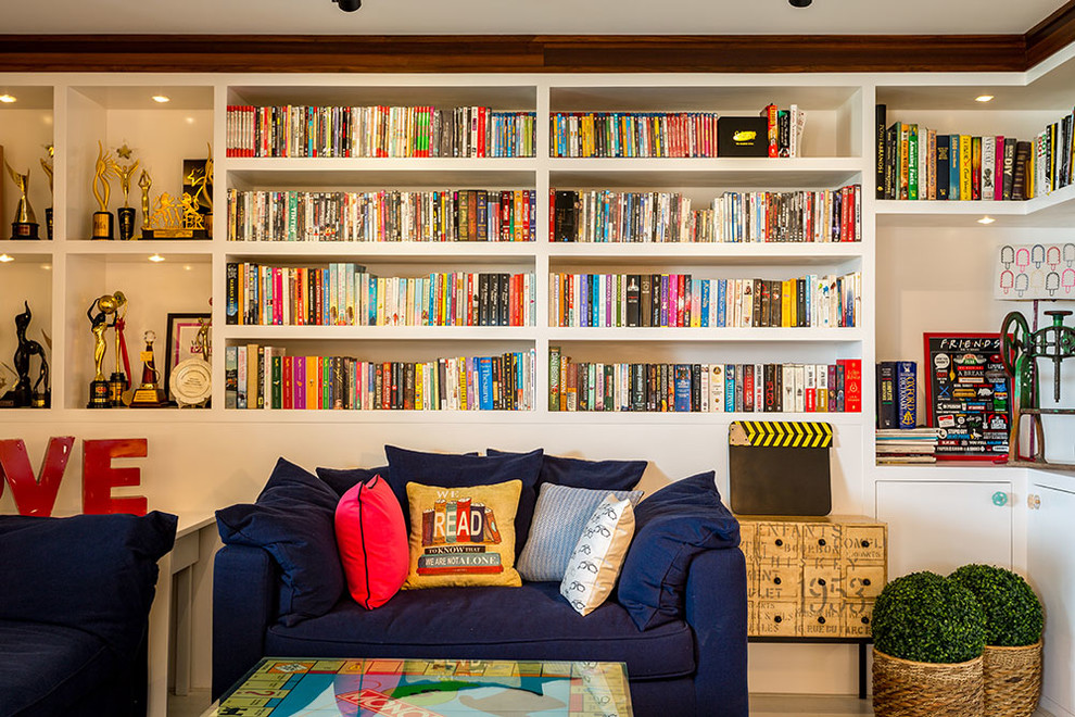 This is an example of an eclectic living room in Mumbai.