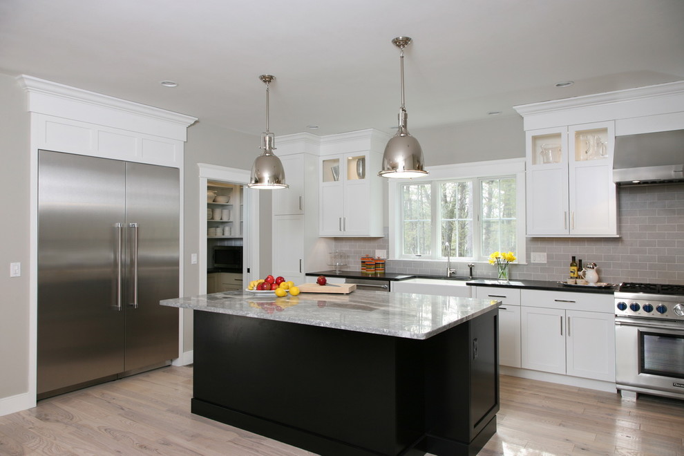 Kitchen - transitional kitchen idea in Boston
