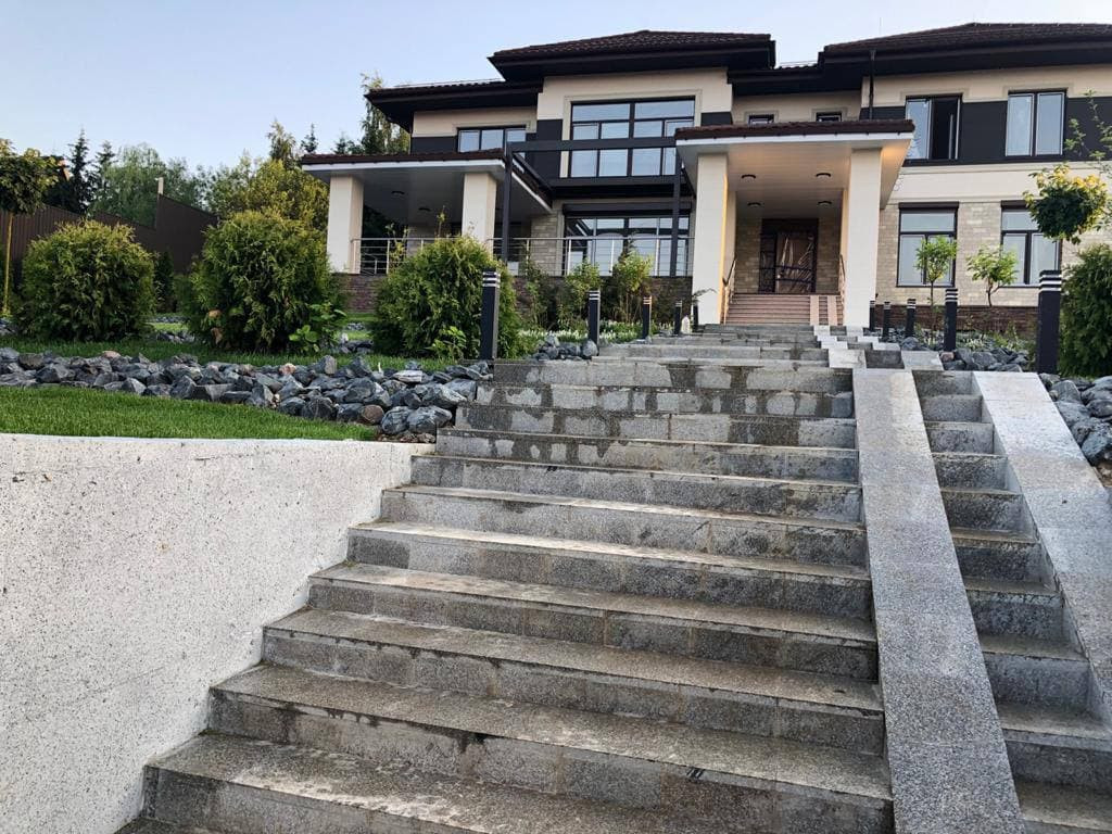 благоустройство и озеленение участка