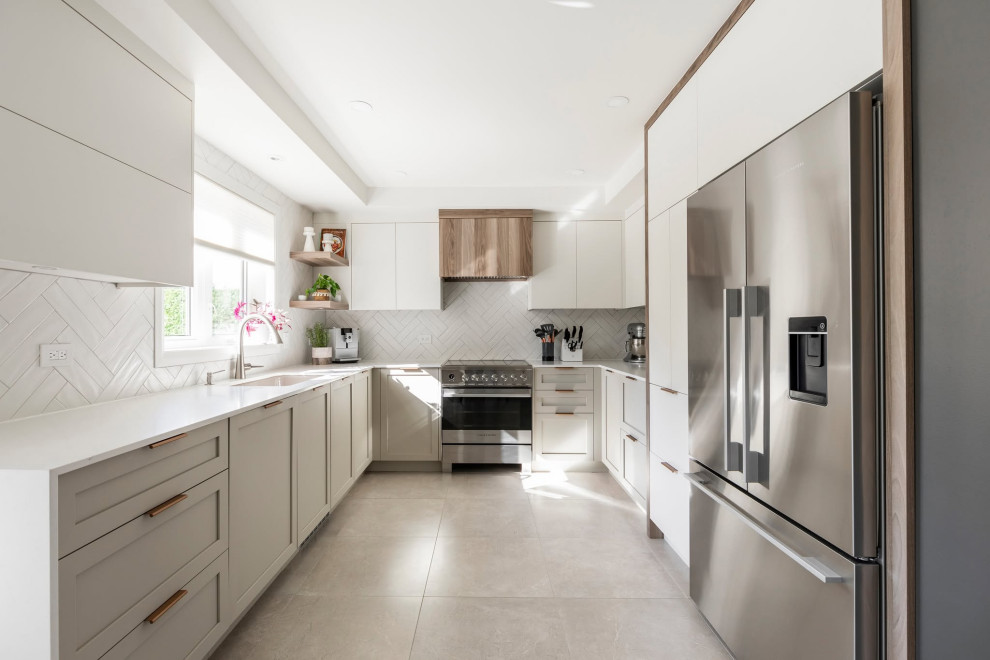 Bright Transitional Kitchen Blainville