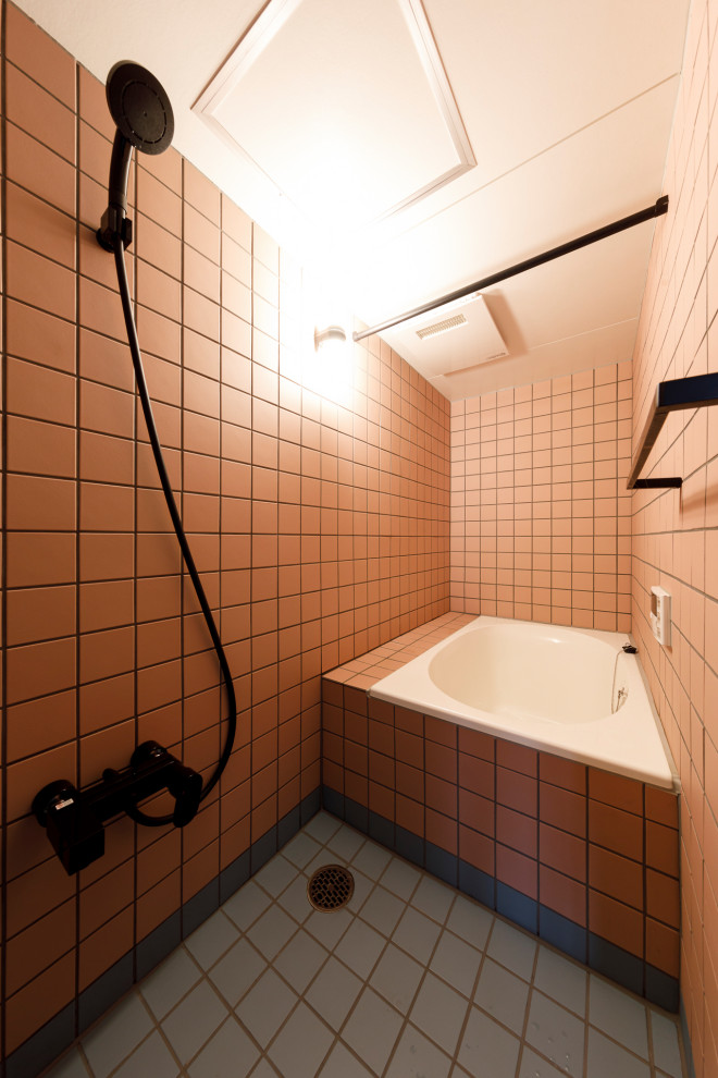 Photo of a modern bathroom in Tokyo.