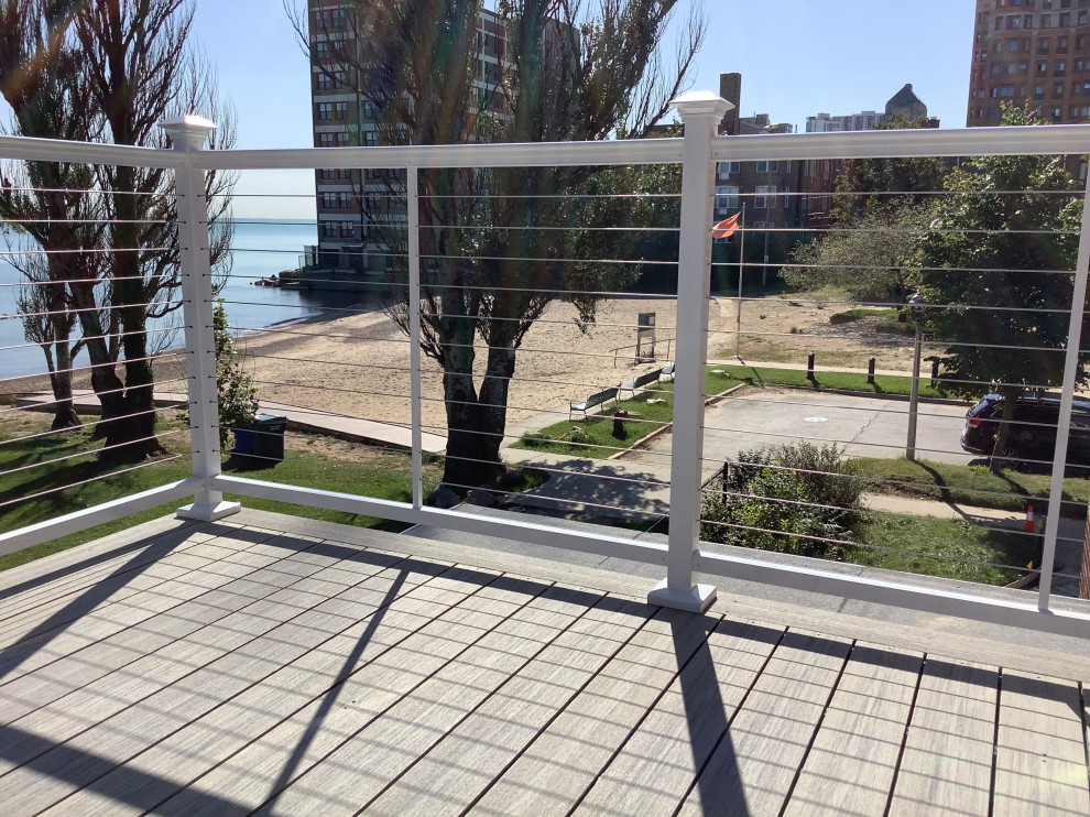 Roof Top Deck Lake Michiagan with Cable Rails. Modern Chicago by