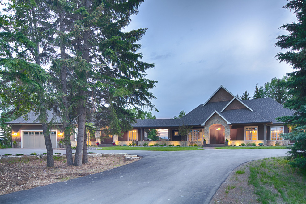 Home design - transitional home design idea in Calgary