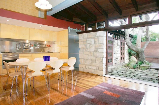 Paddington House, 2002 dining-room