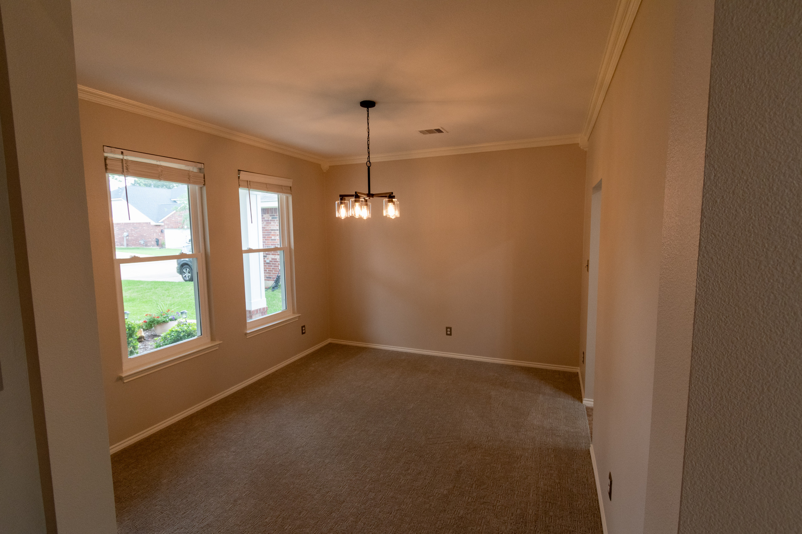 Maximizing Your Home’s Value Before Selling: Strategic Updates That Deliver ROI