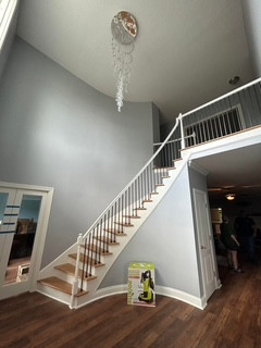 INT-ENTRY-HALL+STAIRS-2023