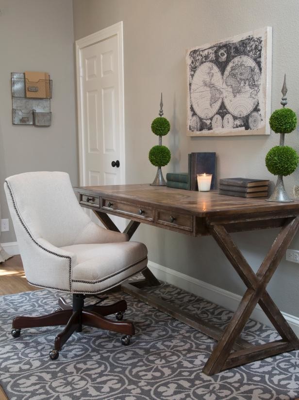 Карты в интерьере