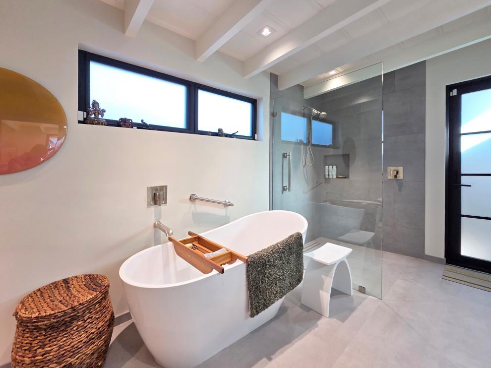 Mid-Century Modern House with Contemporary Art Collection