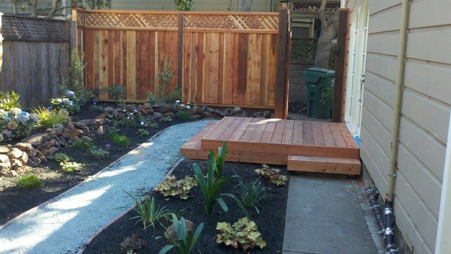 Structural Elements contemporary-garden