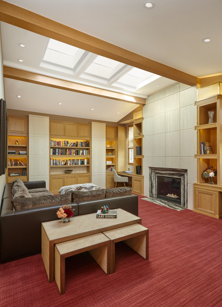 Example of a transitional home design design in Chicago
