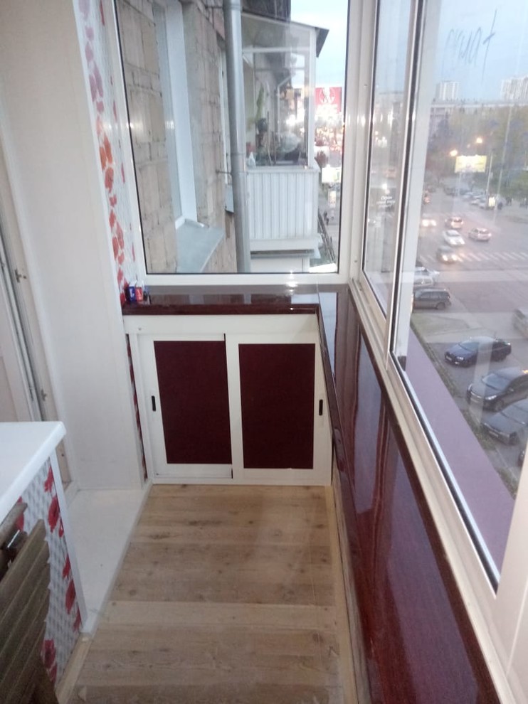 Остекление и отделка балкона на К.Маркса