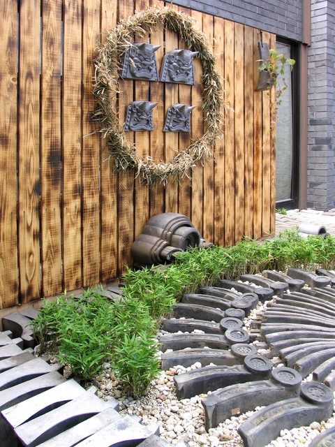 鬼面のある「古瓦・枯山水庭園」：古瓦のReuse（リユース）坪庭庭園