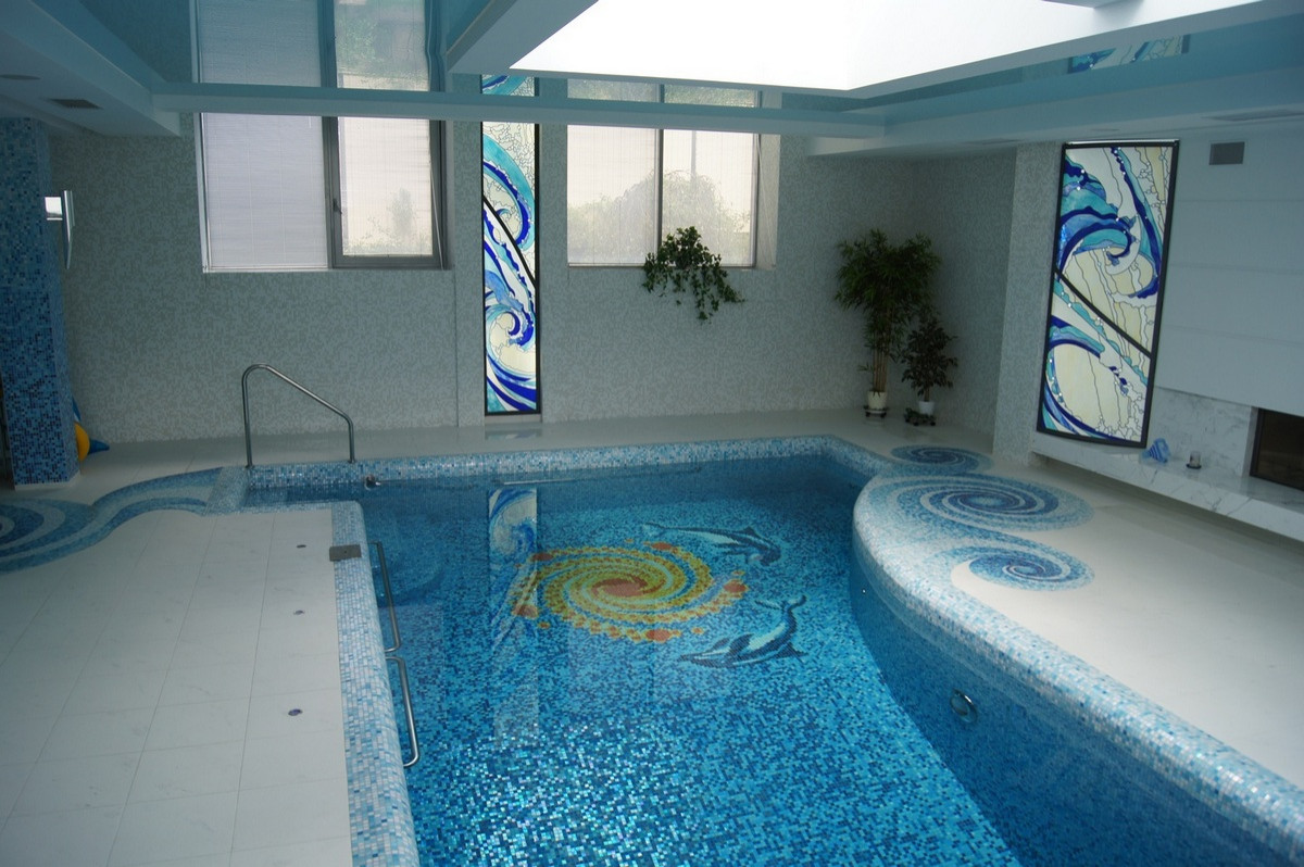 Бассейн с дельфинами