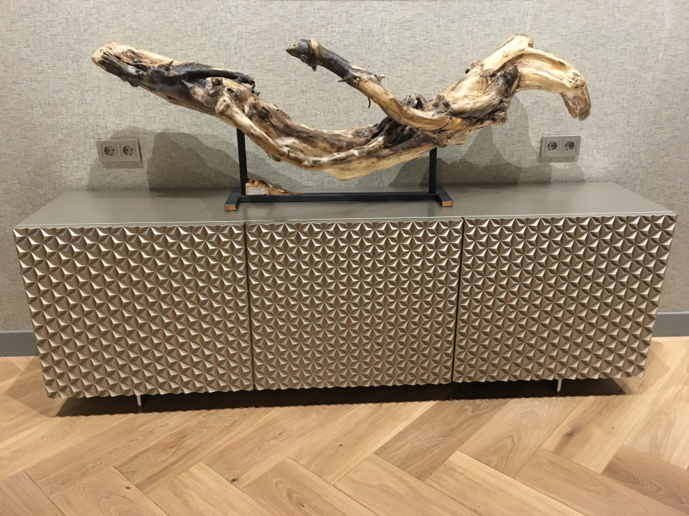 Тумба из мдф,фасады изготовленны на чпу ,покраска эмаль