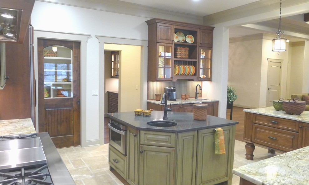 Mountain style home design photo in Cincinnati