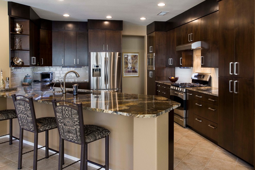 Minimalist kitchen photo in Phoenix