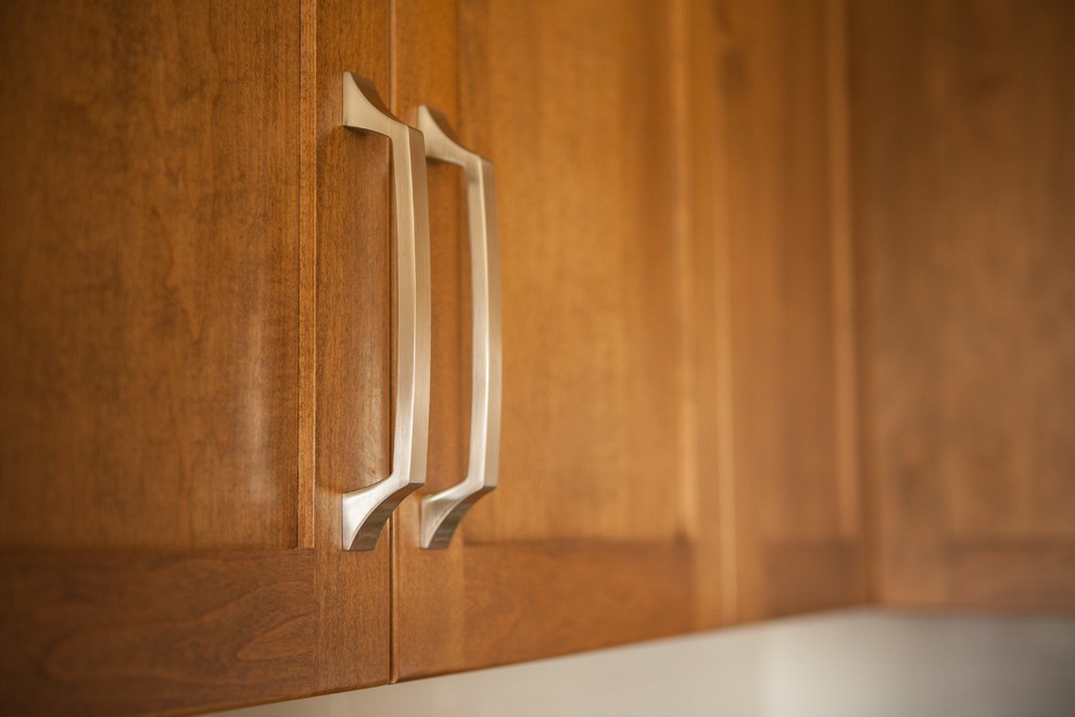 Inspiration for a transitional kitchen remodel in Calgary