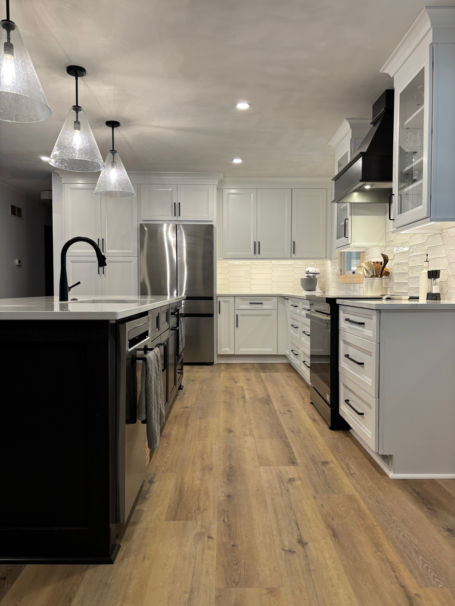 Kitchen with an Unexpected Pop!
