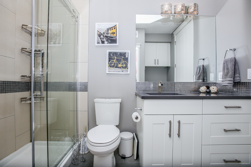 Inspiration for a transitional bathroom remodel in Calgary