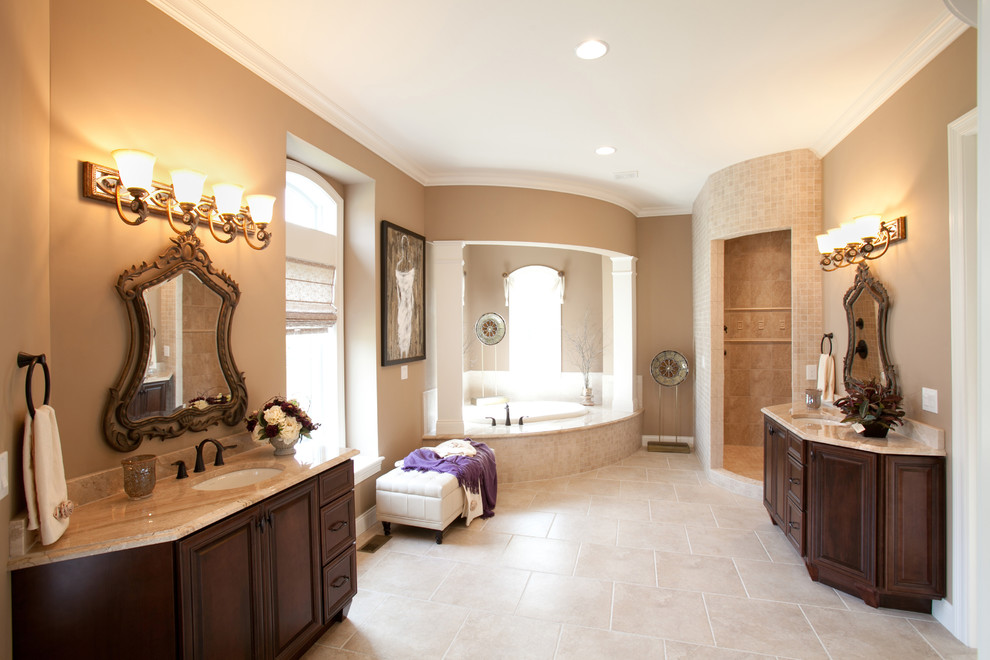 This is an example of a transitional bathroom in Cincinnati.