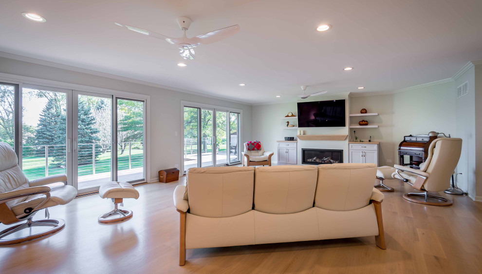 Contemporary Lakefront Residence