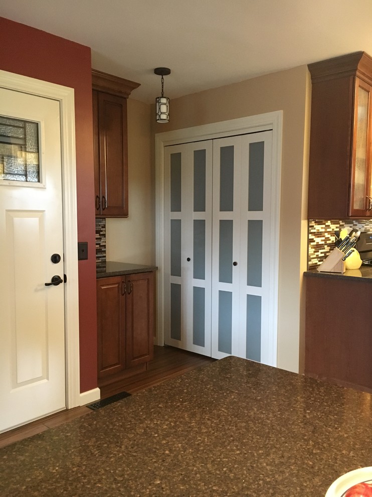 Inspiration for a transitional kitchen remodel in Chicago