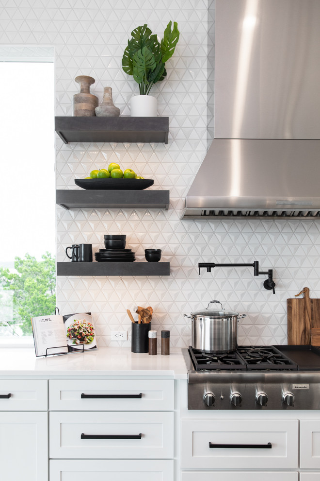 Inspiration for a transitional kitchen remodel in Austin