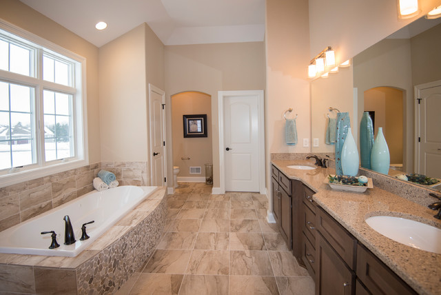 Amazing master bath clasico-cuarto-de-bano