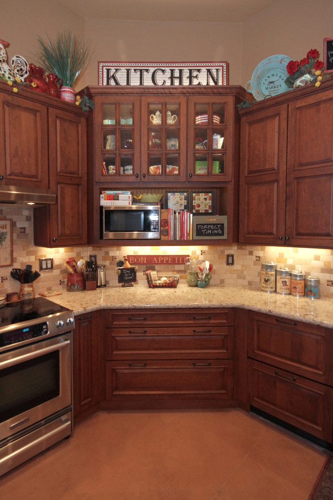 Transitional kitchen photo in Phoenix